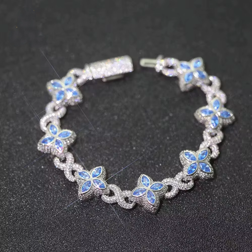 Parallox Clover Bracelet
